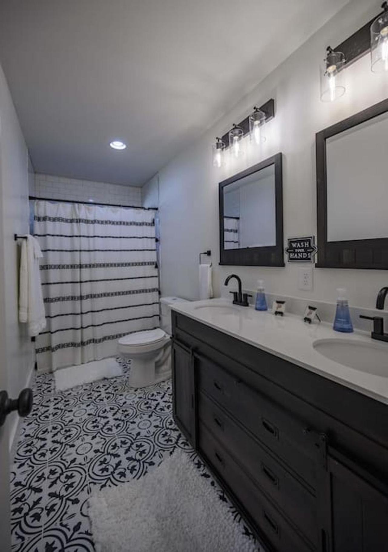 Gorgeous Renovated Home With Large & Private Lot Winchester Екстер'єр фото
