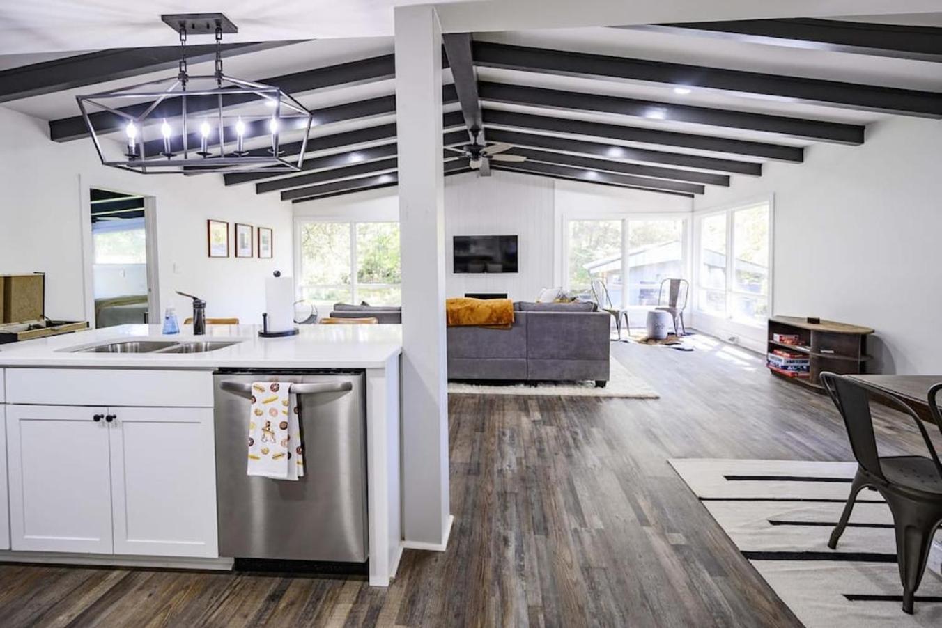 Gorgeous Renovated Home With Large & Private Lot Winchester Екстер'єр фото