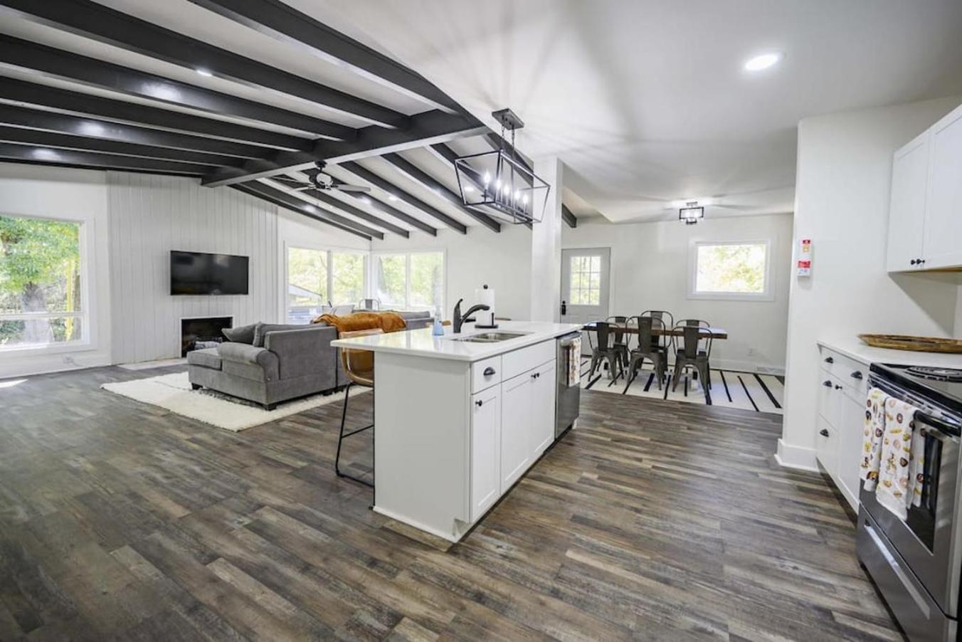 Gorgeous Renovated Home With Large & Private Lot Winchester Екстер'єр фото